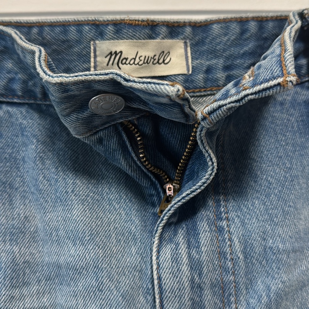 Madewell Blue Distressed Jean Shorts Relaxed Fit in Size 33 - Picture 2 of 10